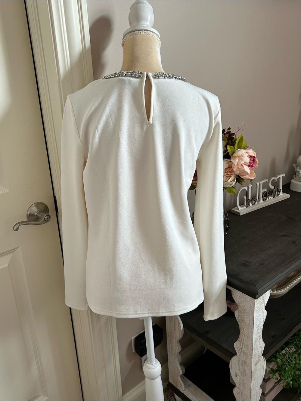 EUC Ann Taylor Rhinestone Collar Top(size medium) - Picture 5 of 10